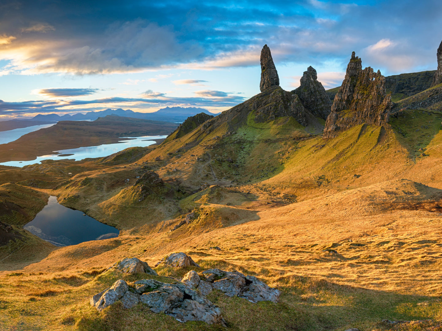 beauty spots in Scotland - the isle of Skye