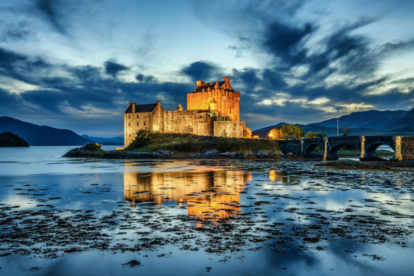 beauty spots in Scotland - Eilean Donan