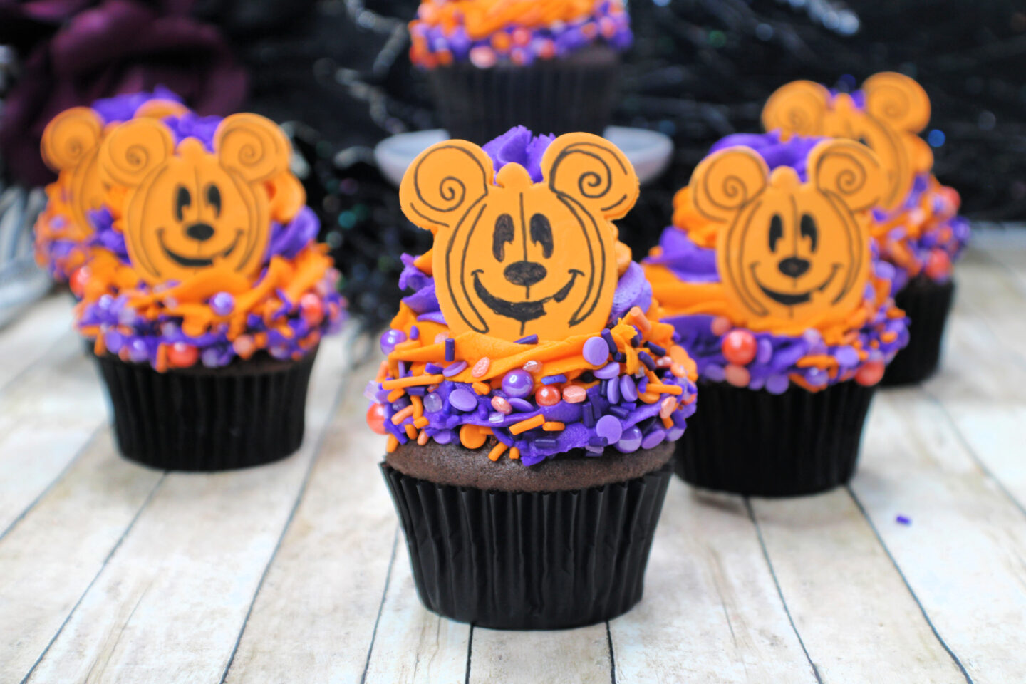 mickey halloween cupcakes

